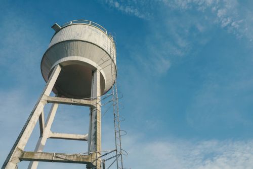 Medir el Nivel de Agua en un Dep�sito Elevado